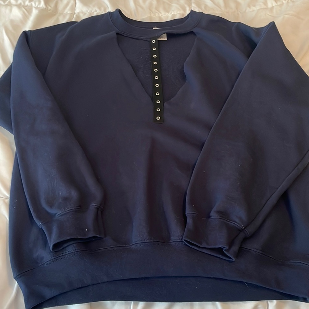 Sweatshirt